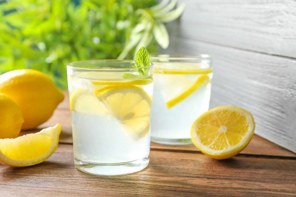 Health Benefits of Drinking Lemon Water (Juice)